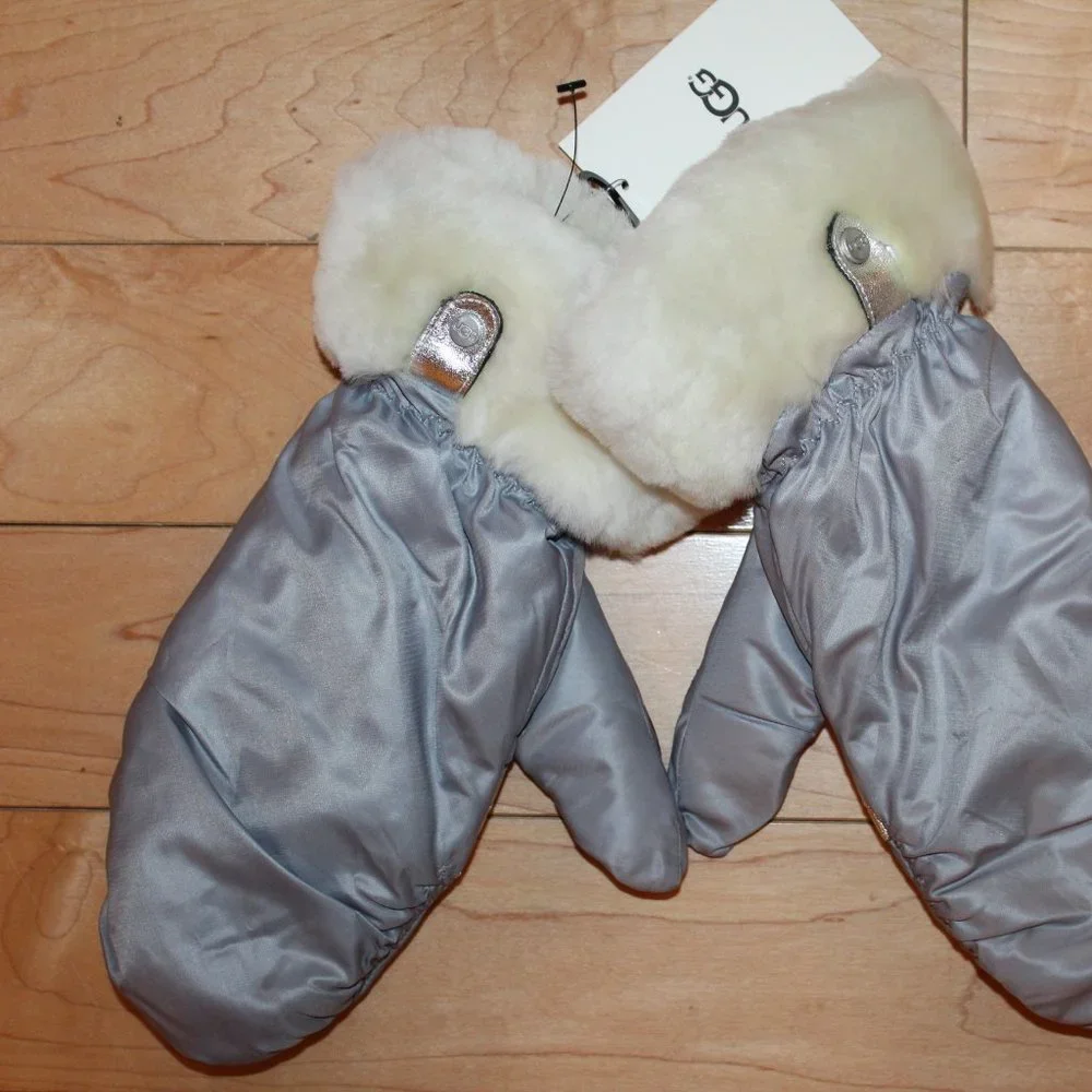UGG NEW SHEARLING‎ CUFF MITTENS GRAY SILVER